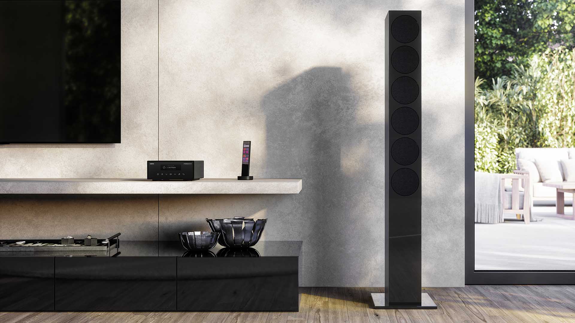 Revox multiroom control and amplifier